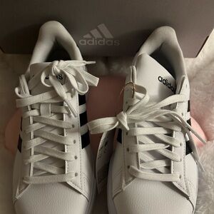 Adidas Grand Court 2.0 Sneakers